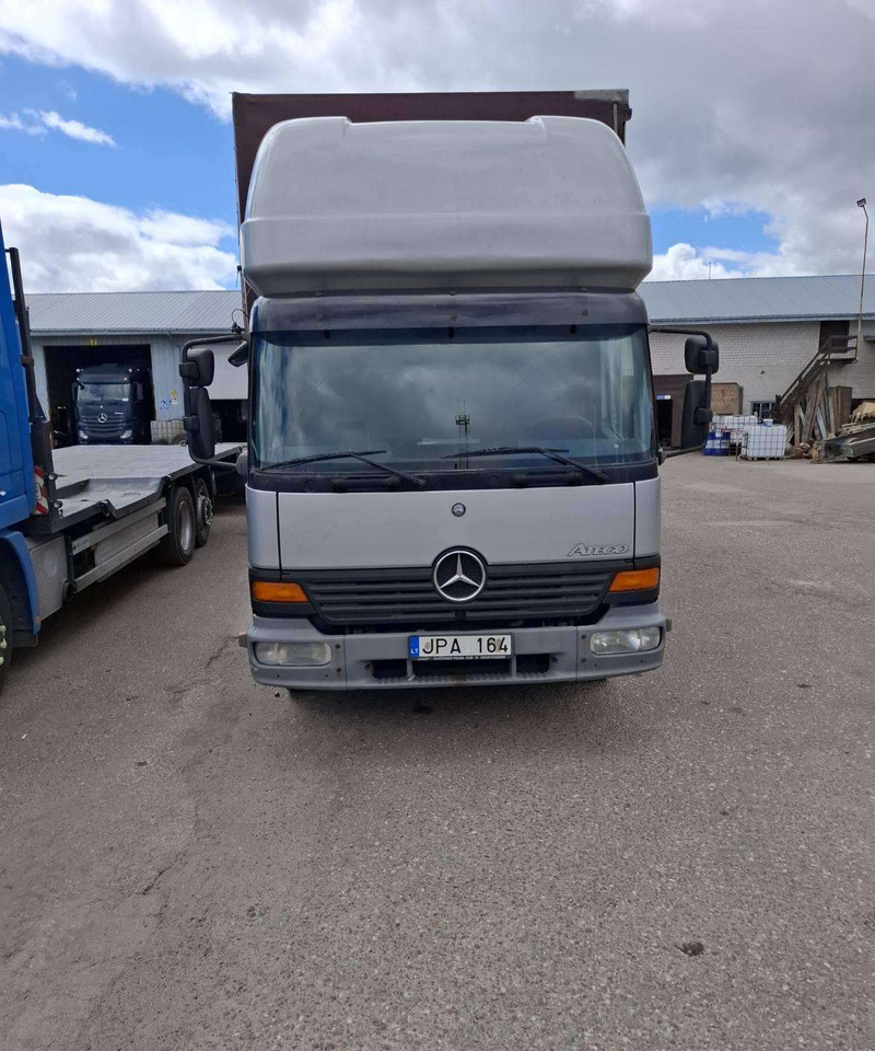 Mercedes-Benz Atego 818 - Ponyvás teherautó: 5 kép. Mercedes-Benz Atego 818 - Ponyvás teherautó: 5 kép.