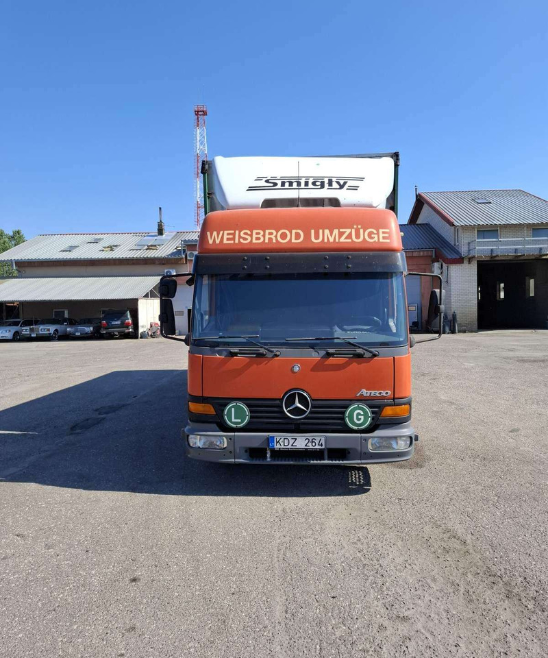 Mercedes-Benz Atego 818 - Ponyvás teherautó: 5 kép. Mercedes-Benz Atego 818 - Ponyvás teherautó: 5 kép.
