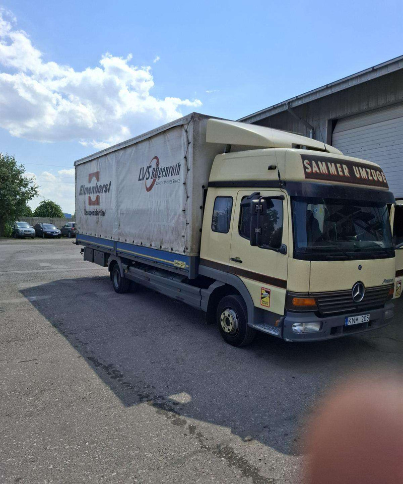 Mercedes-Benz Atego - Ponyvás teherautó: 1 kép. Mercedes-Benz Atego - Ponyvás teherautó: 1 kép.