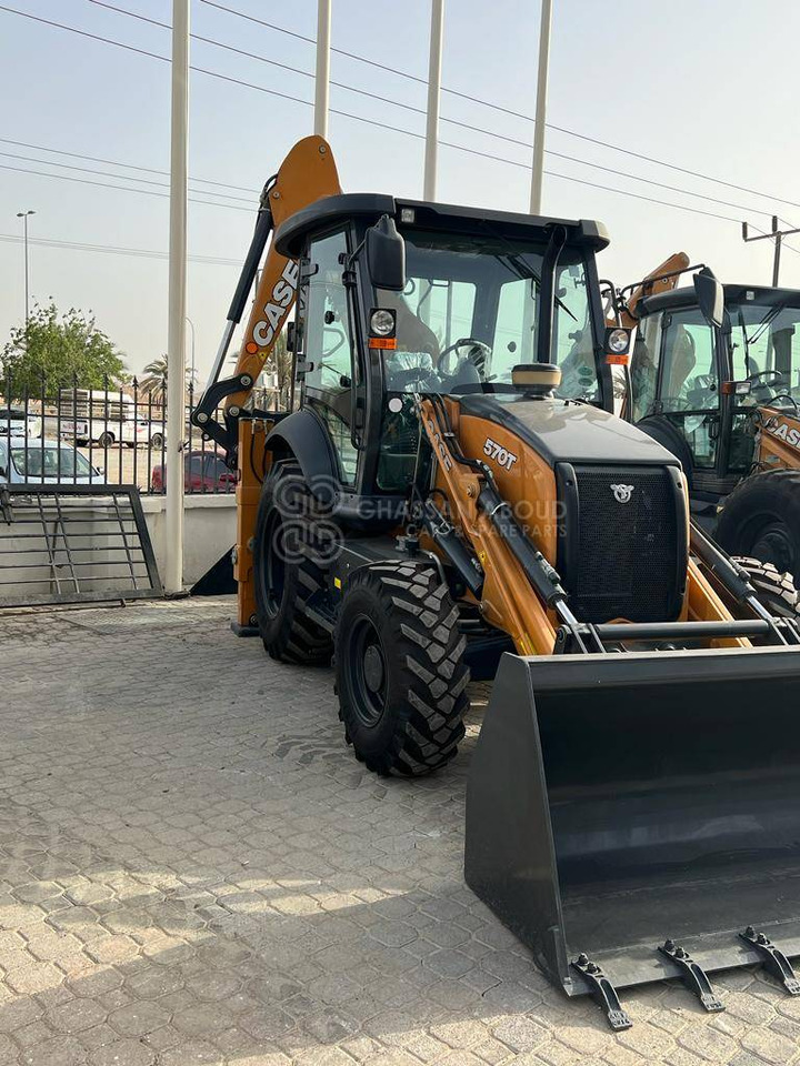 CASE 570 T BACKHOE LOADER MY23 - Kotrórakodó: 2 kép. CASE 570 T BACKHOE LOADER MY23 - Kotrórakodó: 2 kép.