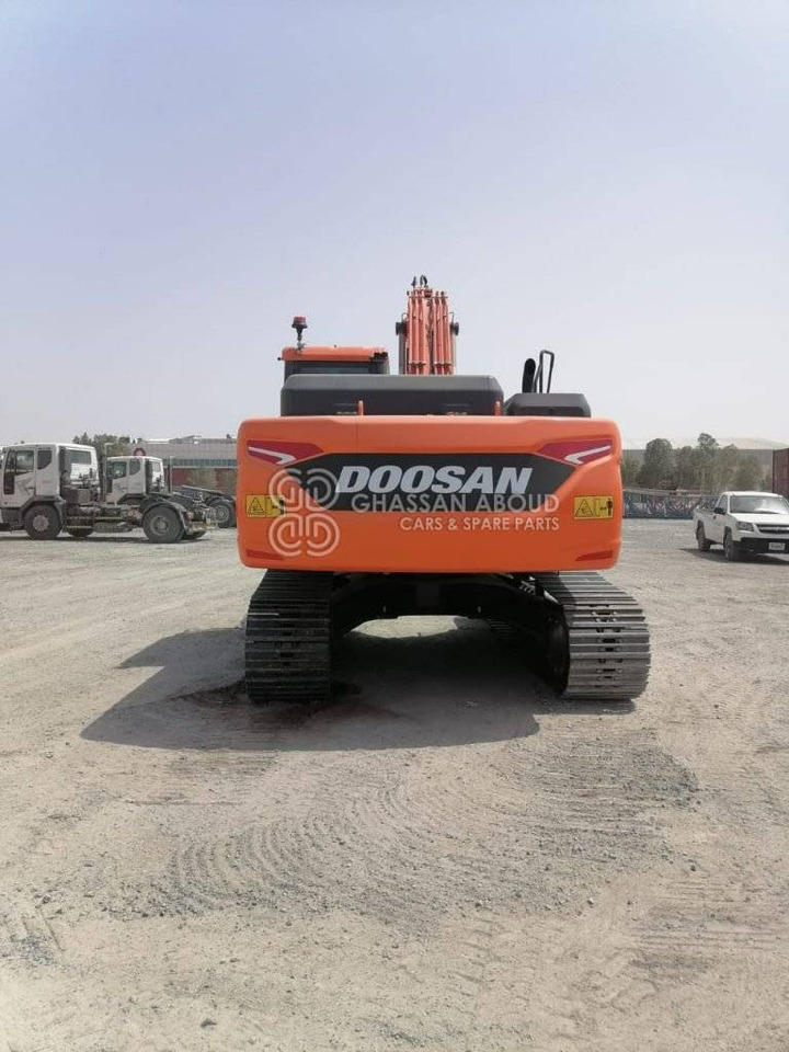 DOOSAN DX225 LCA – CHAIN EXCAVATOR OPERATING WEIGHT 22 TON APPROX. WITH BUCKET 1.08 Cu.M BUCKET ( HEAVY DUTY) MY2022 - Lánctalpas kotró: 2 kép. DOOSAN DX225 LCA – CHAIN EXCAVATOR OPERATING WEIGHT 22 TON APPROX. WITH BUCKET 1.08 Cu.M BUCKET ( HEAVY DUTY) MY2022 - Lánctalpas kotró: 2 kép.