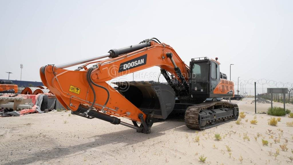 DOOSAN DX450 LCA-7M CRAWLER EXCAVATOR OPERATING WEIGHT 45 TON WITH 2.1 CBM BUCKET (HEAVY DUTY) SHOE 600MM MY2023 - Lánctalpas kotró: 1 kép. DOOSAN DX450 LCA-7M CRAWLER EXCAVATOR OPERATING WEIGHT 45 TON WITH 2.1 CBM BUCKET (HEAVY DUTY) SHOE 600MM MY2023 - Lánctalpas kotró: 1 kép.