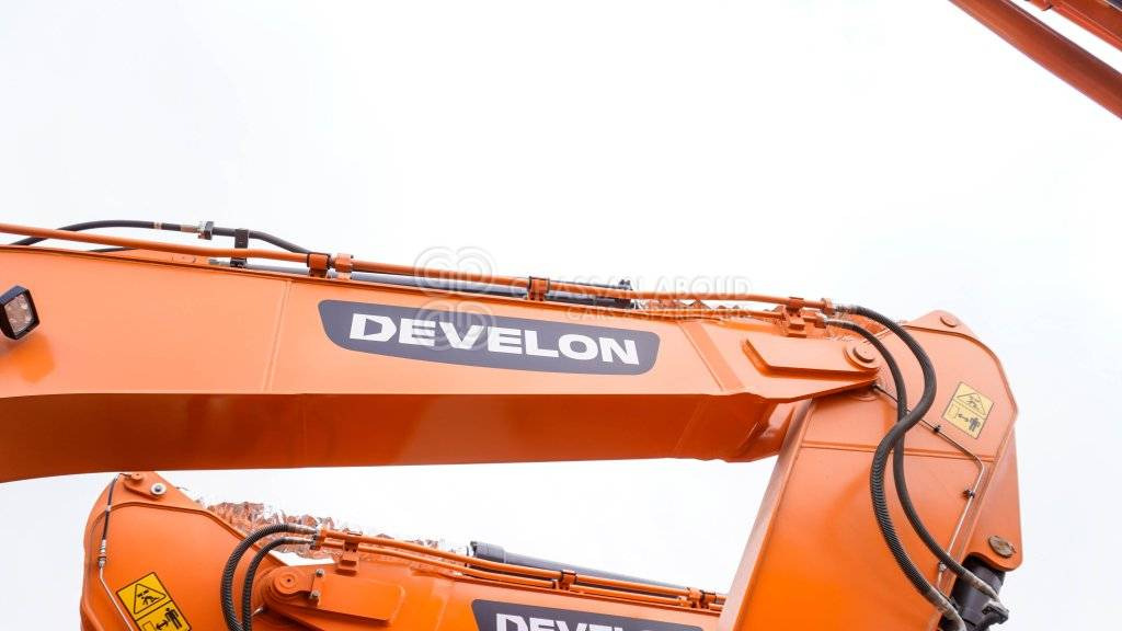 Develon DX210WA Wheel Excavator MY2025 - Gumikerekes kotró: 4 kép. Develon DX210WA Wheel Excavator MY2025 - Gumikerekes kotró: 4 kép.
