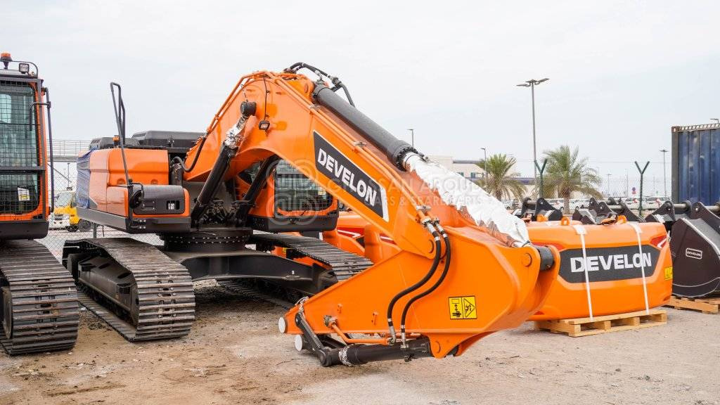 Develon DX225LCA-7M Crawler Excavator MY2025 - Lánctalpas kotró: 4 kép. Develon DX225LCA-7M Crawler Excavator MY2025 - Lánctalpas kotró: 4 kép.