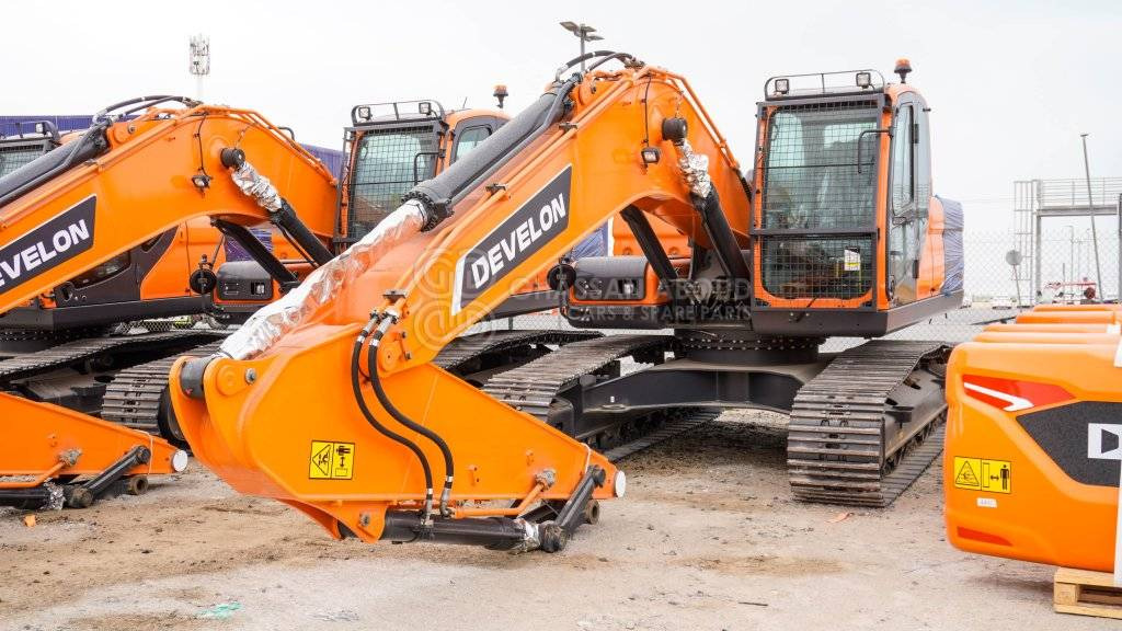 Develon DX225LCA-7M Crawler Excavator MY2025 - Lánctalpas kotró: 1 kép. Develon DX225LCA-7M Crawler Excavator MY2025 - Lánctalpas kotró: 1 kép.