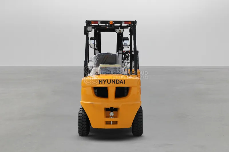 Hyundai Forklift 30DE-7 3 TONS DIESEL 3 STAGE - Dízel targonca: 4 kép. Hyundai Forklift 30DE-7 3 TONS DIESEL 3 STAGE - Dízel targonca: 4 kép.
