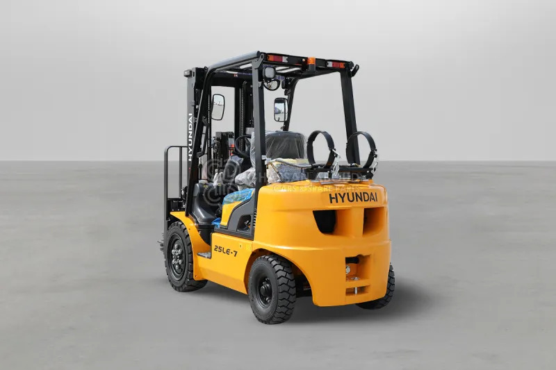 Hyundai Forklift 30LE-7 3 TONS LPG 3 STAGE - Gázüzemű targonca: 5 kép. Hyundai Forklift 30LE-7 3 TONS LPG 3 STAGE - Gázüzemű targonca: 5 kép.