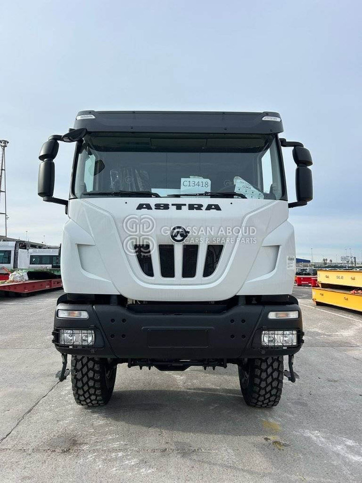 BARCELONA ASTRA HEAD 6×6 (HD9 66.48T) MY24 - Nyergesvontató: 1 kép. BARCELONA ASTRA HEAD 6×6 (HD9 66.48T) MY24 - Nyergesvontató: 1 kép.
