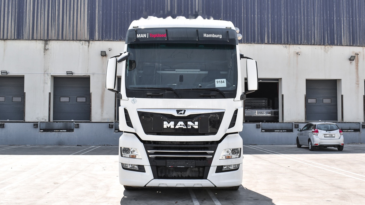 MAN TGX 18.500 4X2 BLS AUTOMATIC - Nyergesvontató: 2 kép. MAN TGX 18.500 4X2 BLS AUTOMATIC - Nyergesvontató: 2 kép.