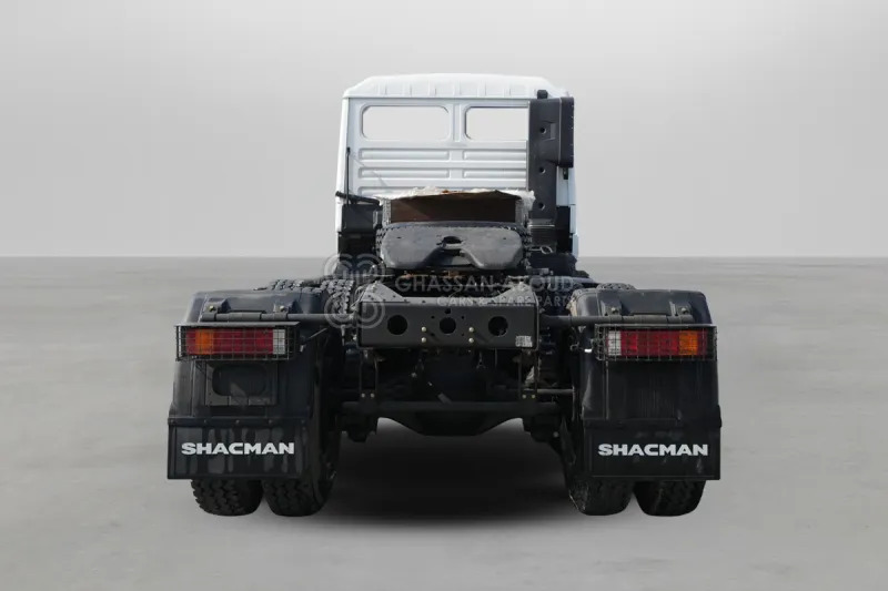 Shacman 6x4 F3000 Tractor Head - Nyergesvontató: 2 kép. Shacman 6x4 F3000 Tractor Head - Nyergesvontató: 2 kép.