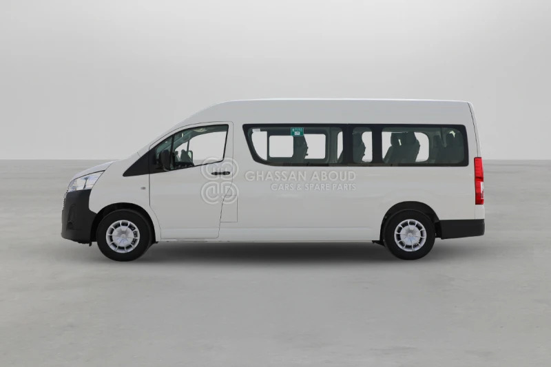 Toyota Hiace - Minibusz, Kisbusz: 4 kép. Toyota Hiace - Minibusz, Kisbusz: 4 kép.