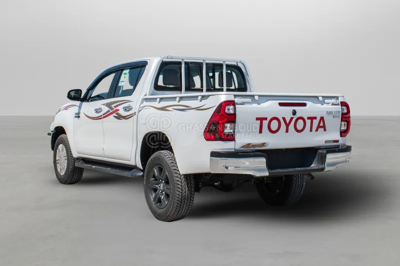 Toyota Hilux 4X4 Double Cabin - Pickup, Duplakabinos kisteherautó: 5 kép. Toyota Hilux 4X4 Double Cabin - Pickup, Duplakabinos kisteherautó: 5 kép.