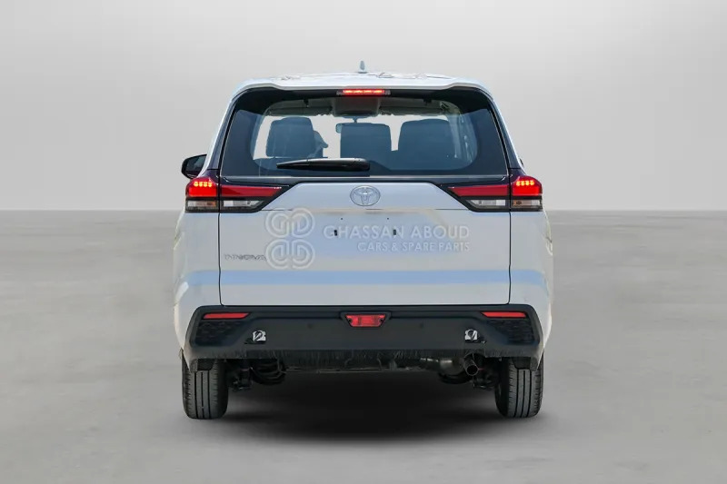 Toyota Innova - Terepjáró/ SUV: 5 kép. Toyota Innova - Terepjáró/ SUV: 5 kép.