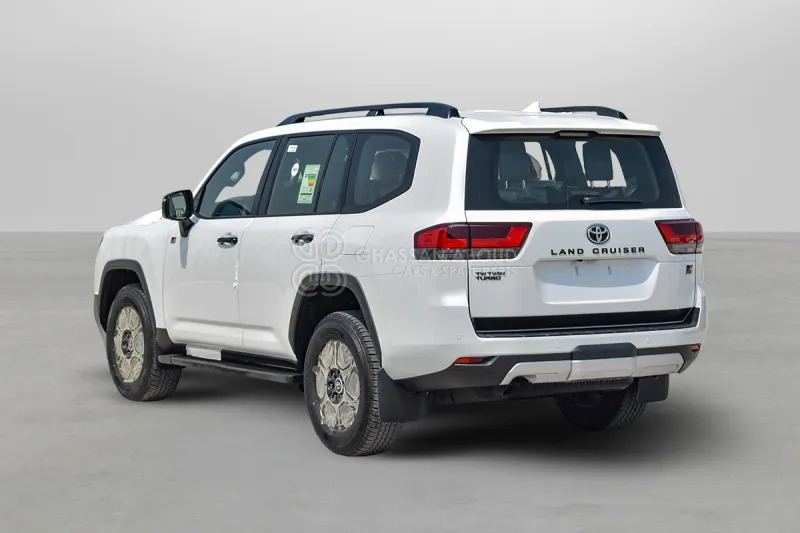 Toyota Land Cruiser 300 - Terepjáró/ SUV: 4 kép. Toyota Land Cruiser 300 - Terepjáró/ SUV: 4 kép.