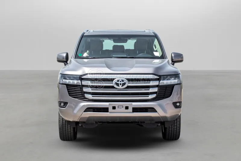 Toyota Land Cruiser 300 - Terepjáró/ SUV: 2 kép. Toyota Land Cruiser 300 - Terepjáró/ SUV: 2 kép.