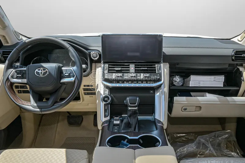 Toyota Land Cruiser 300 - Terepjáró/ SUV: 5 kép. Toyota Land Cruiser 300 - Terepjáró/ SUV: 5 kép.