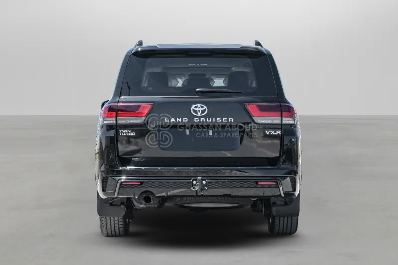 Toyota Land Cruiser 300 - Terepjáró/ SUV: 3 kép. Toyota Land Cruiser 300 - Terepjáró/ SUV: 3 kép.