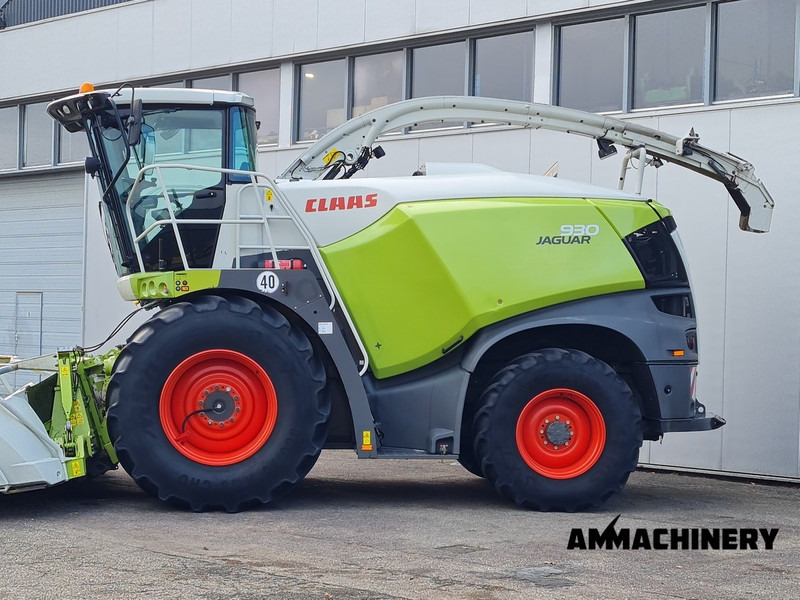 Claas Jaguar 930 4WD, 40KM/H - Önjáró szecskázógép: 4 kép. Claas Jaguar 930 4WD, 40KM/H - Önjáró szecskázógép: 4 kép.