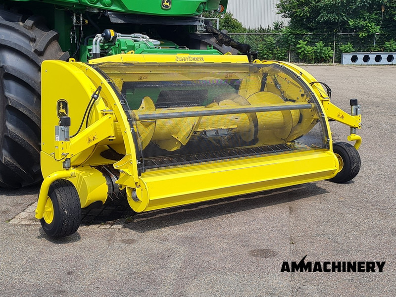 John Deere 639 pick-up - Takarmánybetakarító gép: 2 kép. John Deere 639 pick-up - Takarmánybetakarító gép: 2 kép.