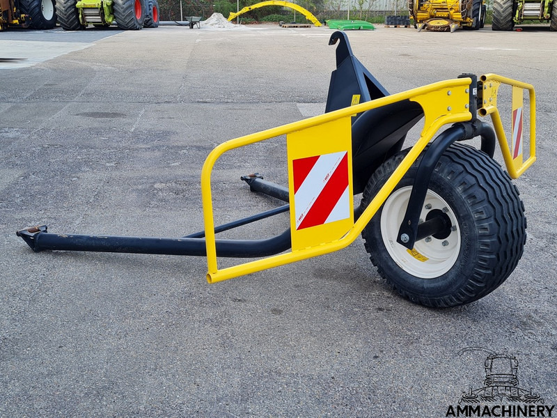 New Holland 600SFI - Takarmánybetakarító gép: 2 kép. New Holland 600SFI - Takarmánybetakarító gép: 2 kép.