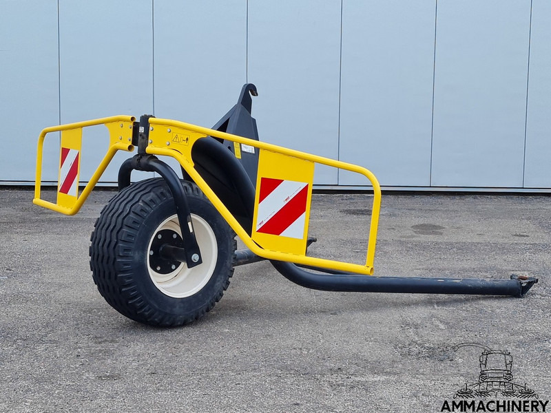 New Holland 600SFI - Takarmánybetakarító gép: 1 kép. New Holland 600SFI - Takarmánybetakarító gép: 1 kép.
