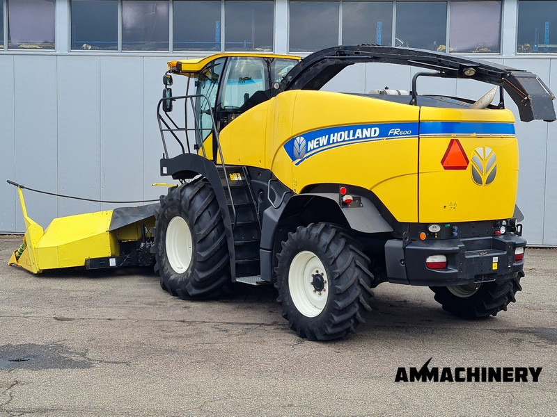 New Holland FR600 - Önjáró szecskázógép: 4 kép. New Holland FR600 - Önjáró szecskázógép: 4 kép.