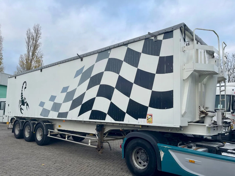 Benalu Grain 6580 kg, 65 m3 - Félpótkocsi billenőplatós: 2 kép. Benalu Grain 6580 kg, 65 m3 - Félpótkocsi billenőplatós: 2 kép.