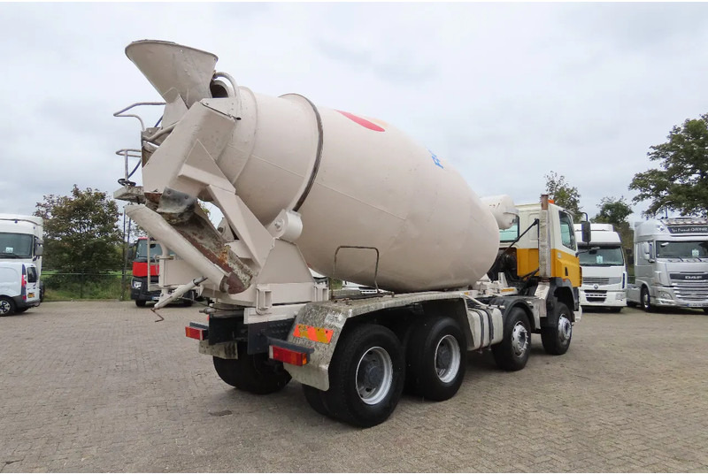 DAF CF 430 8x4, full spring ! Great condition - Betonmixer: 5 kép. DAF CF 430 8x4, full spring ! Great condition - Betonmixer: 5 kép.