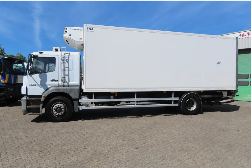 Mercedes-Benz Axor 1828 TK TS500, Lamberet. Very good condition - Hűtős teherautó: 4 kép. Mercedes-Benz Axor 1828 TK TS500, Lamberet. Very good condition - Hűtős teherautó: 4 kép.