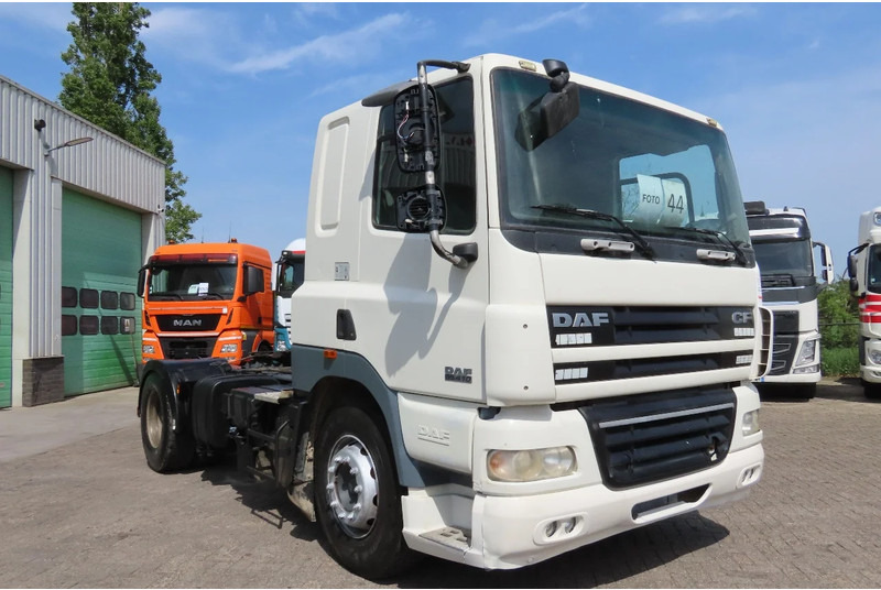 DAF CF 85.410 Manual, Retarder, PTO/Hydraulic, Very clean truck! - Nyergesvontató: 1 kép. DAF CF 85.410 Manual, Retarder, PTO/Hydraulic, Very clean truck! - Nyergesvontató: 1 kép.