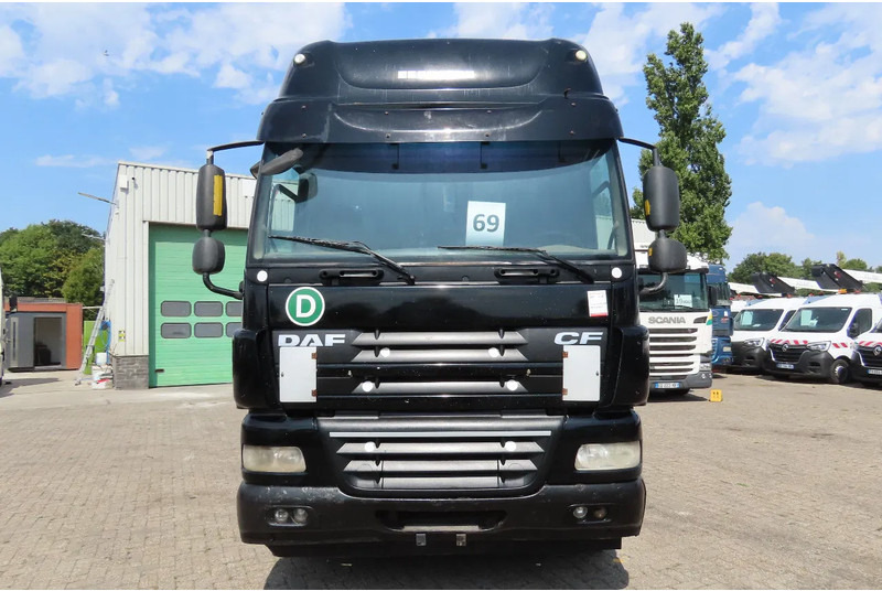 DAF CF 85.460 Manual gearbox - Nyergesvontató: 2 kép. DAF CF 85.460 Manual gearbox - Nyergesvontató: 2 kép.