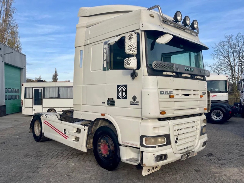 DAF XF 105.460 Manual gearbox! - Nyergesvontató: 3 kép. DAF XF 105.460 Manual gearbox! - Nyergesvontató: 3 kép.