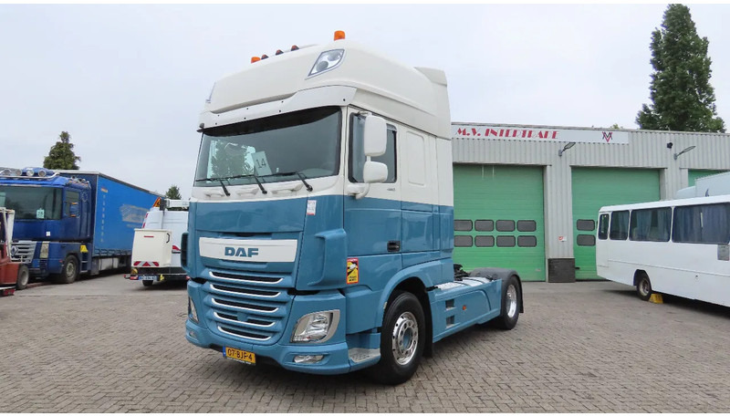 DAF XF 460 original NL truck. SSP, PARKING AC, 2X FUEL TANK, FRIGO - Nyergesvontató: 1 kép. DAF XF 460 original NL truck. SSP, PARKING AC, 2X FUEL TANK, FRIGO - Nyergesvontató: 1 kép.