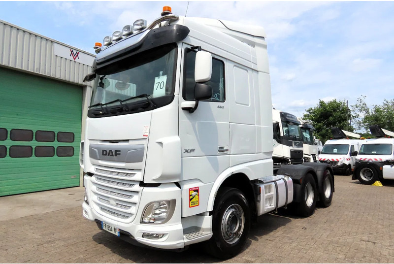 DAF XF 530 6x4 Retarder, Frigo, P-Cool, 2 beds - Nyergesvontató: 1 kép. DAF XF 530 6x4 Retarder, Frigo, P-Cool, 2 beds - Nyergesvontató: 1 kép.
