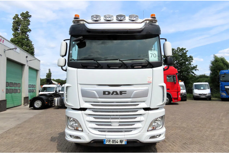 DAF XF 530 6x4 Retarder, Frigo, P-Cool, 2 beds - Nyergesvontató: 3 kép. DAF XF 530 6x4 Retarder, Frigo, P-Cool, 2 beds - Nyergesvontató: 3 kép.