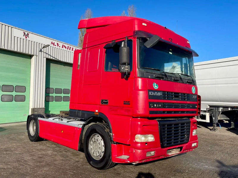 DAF XF 95.430 EURO4, GREAT DAF FOR AFRICA! - Nyergesvontató: 1 kép. DAF XF 95.430 EURO4, GREAT DAF FOR AFRICA! - Nyergesvontató: 1 kép.