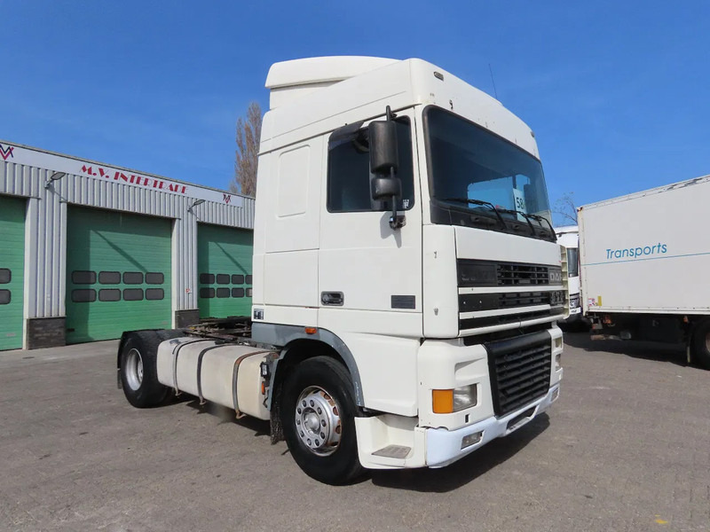 DAF XF 95.480 E4 type, Manual ger, Manual. Great state - Nyergesvontató: 1 kép. DAF XF 95.480 E4 type, Manual ger, Manual. Great state - Nyergesvontató: 1 kép.