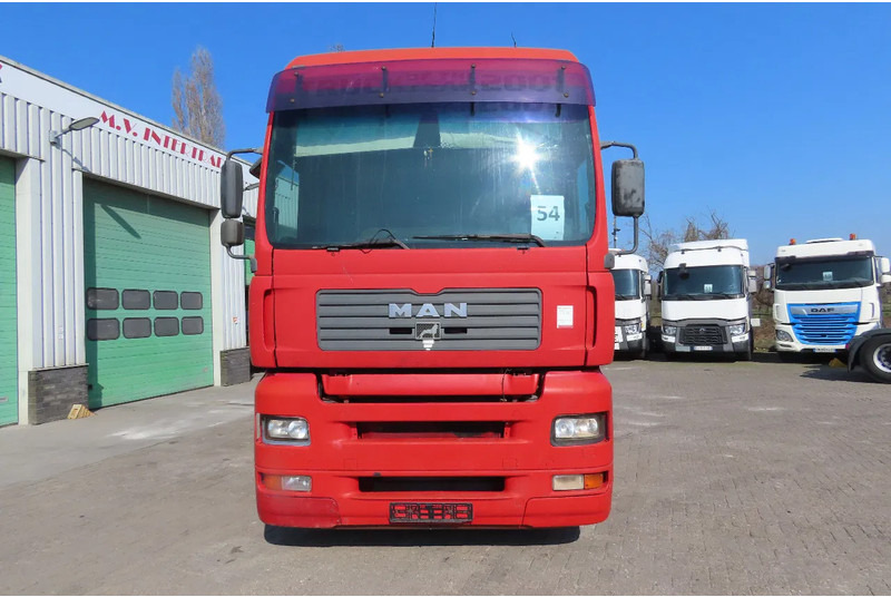 MAN TGA 18.460 Manual injection (euro2), Manual gearbox - Nyergesvontató: 2 kép. MAN TGA 18.460 Manual injection (euro2), Manual gearbox - Nyergesvontató: 2 kép.