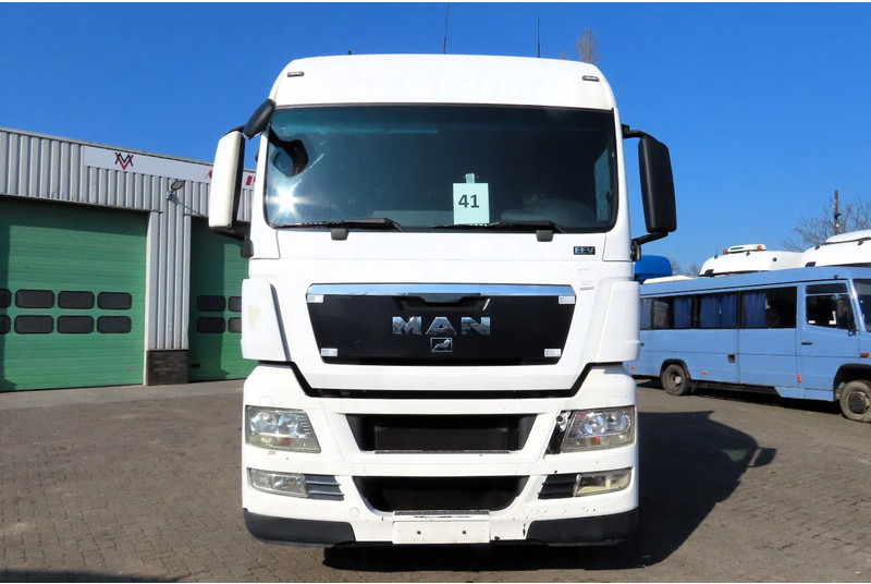 MAN TGX 14.440 RETARDER, FRIGO, 2 beds - Nyergesvontató: 3 kép. MAN TGX 14.440 RETARDER, FRIGO, 2 beds - Nyergesvontató: 3 kép.