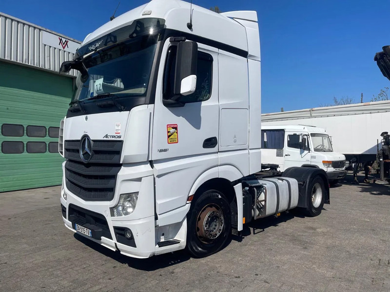 Mercedes-Benz Actros 1851 RETARDER, EVV, 831300 km original! RETARDER, 2 tanks - Nyergesvontató: 1 kép. Mercedes-Benz Actros 1851 RETARDER, EVV, 831300 km original! RETARDER, 2 tanks - Nyergesvontató: 1 kép.
