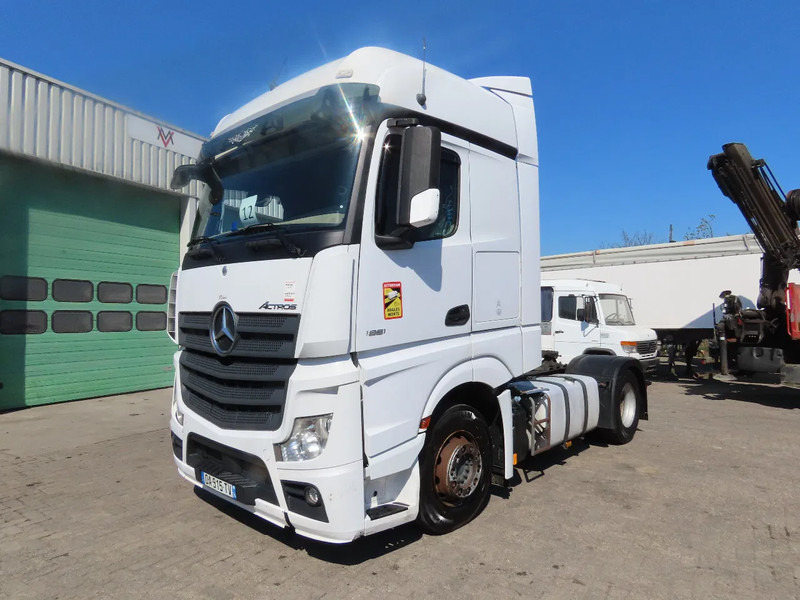 Mercedes-Benz Actros 1851 RETARDER, EVV, 831300 km original! RETARDER, 2 tanks - Nyergesvontató: 4 kép. Mercedes-Benz Actros 1851 RETARDER, EVV, 831300 km original! RETARDER, 2 tanks - Nyergesvontató: 4 kép.