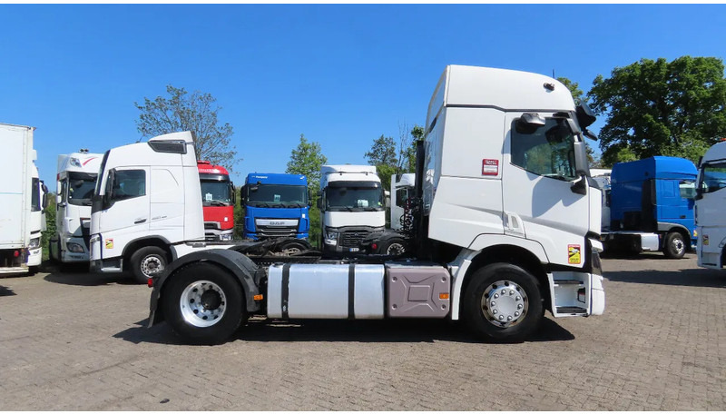 Renault T460 Retarder, PTO/hydraulc - Nyergesvontató: 5 kép. Renault T460 Retarder, PTO/hydraulc - Nyergesvontató: 5 kép.
