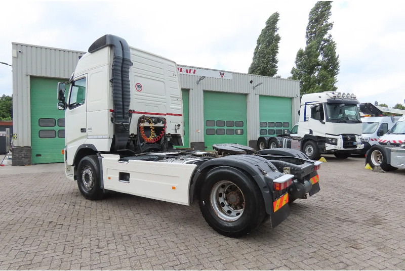 Volvo FH 13.480 - Nyergesvontató: 5 kép. Volvo FH 13.480 - Nyergesvontató: 5 kép.