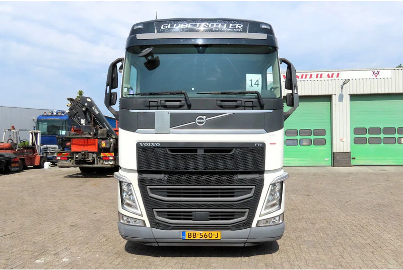 Volvo FH 460 NL truck, LNG, FRIGO - Nyergesvontató: 3 kép. Volvo FH 460 NL truck, LNG, FRIGO - Nyergesvontató: 3 kép.