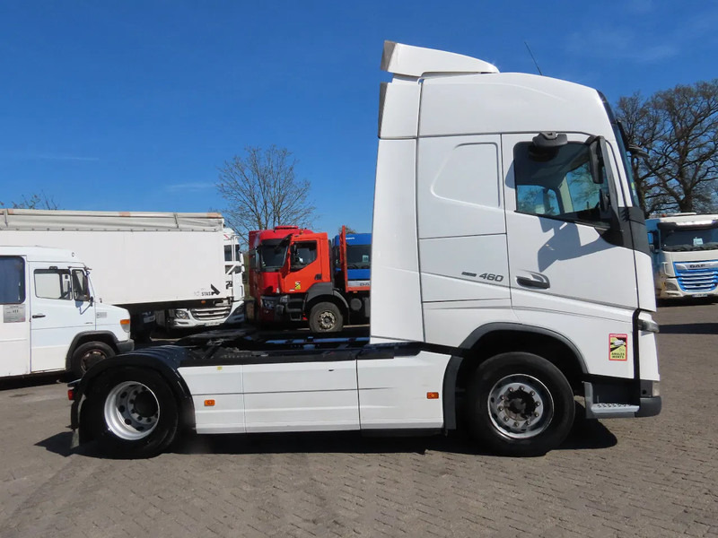 Volvo FH 460 YV2RTY0A3JB867622, FRIGO, 2X FUEL TANK, frigo, EURO6 - Nyergesvontató: 4 kép. Volvo FH 460 YV2RTY0A3JB867622, FRIGO, 2X FUEL TANK, frigo, EURO6 - Nyergesvontató: 4 kép.