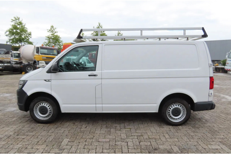 Volkswagen Transporter 2.0 TDI Airco, 3 peson, APK tot 06/06/2026 - Kis furgon: 4 kép. Volkswagen Transporter 2.0 TDI Airco, 3 peson, APK tot 06/06/2026 - Kis furgon: 4 kép.