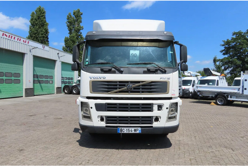 Volvo FM 12.380 8x4 FULL SPRING. 100% condition! - Alvaz teherautó: 4 kép. Volvo FM 12.380 8x4 FULL SPRING. 100% condition! - Alvaz teherautó: 4 kép.
