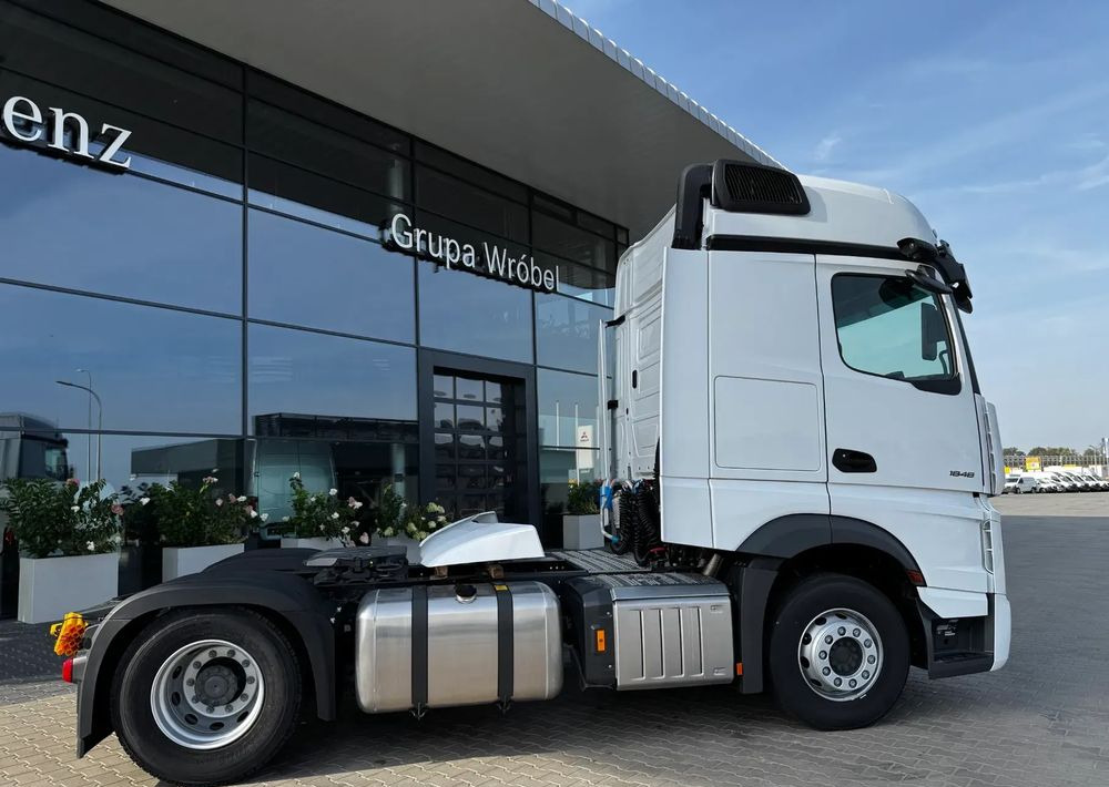 Mercedes-Benz Actros - Nyergesvontató: 4 kép. Mercedes-Benz Actros - Nyergesvontató: 4 kép.