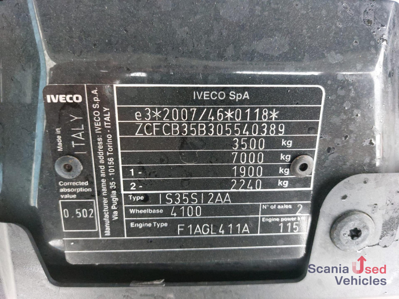 IVECO 35 C 16 Koffer Ladebordwand - Dobozos kisteherautó: 4 kép. IVECO 35 C 16 Koffer Ladebordwand - Dobozos kisteherautó: 4 kép.