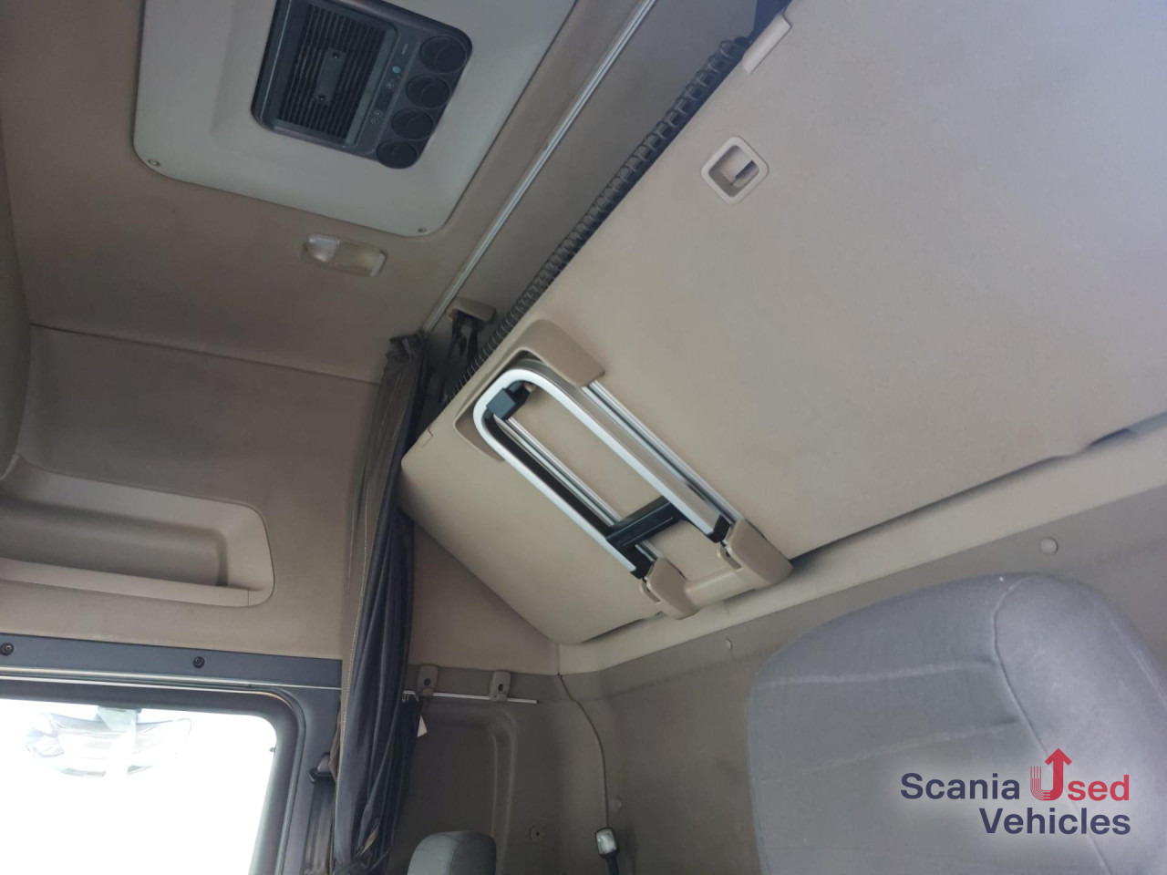 SCANIA R 450 LA4x2MEB Topline Low Deck - Nyergesvontató: 3 kép. SCANIA R 450 LA4x2MEB Topline Low Deck - Nyergesvontató: 3 kép.